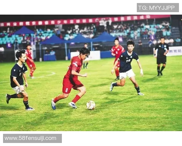 茂名足球球星家俊闪耀绿茵场逐梦拼搏谱写青春传奇