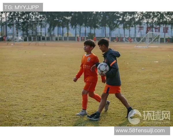 LK足球袜助力球星展现极致速度与舒适感,成就赛场精彩瞬间